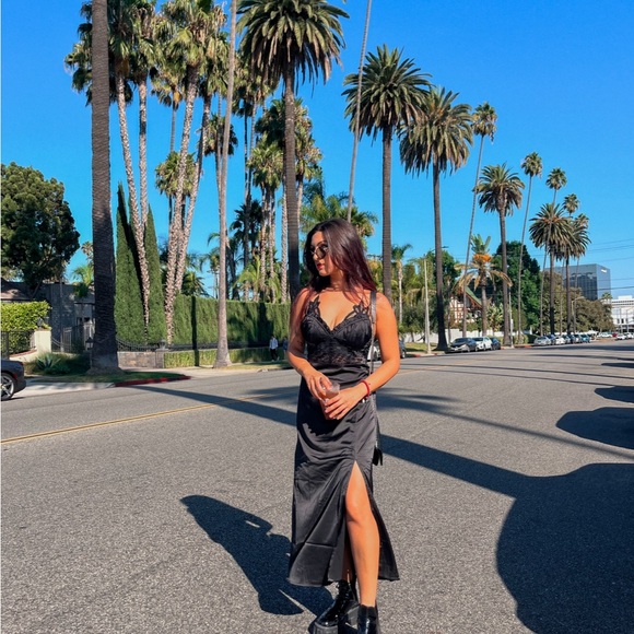 Selfie Leslie Black Maxi Dress - Picture 2 of 4